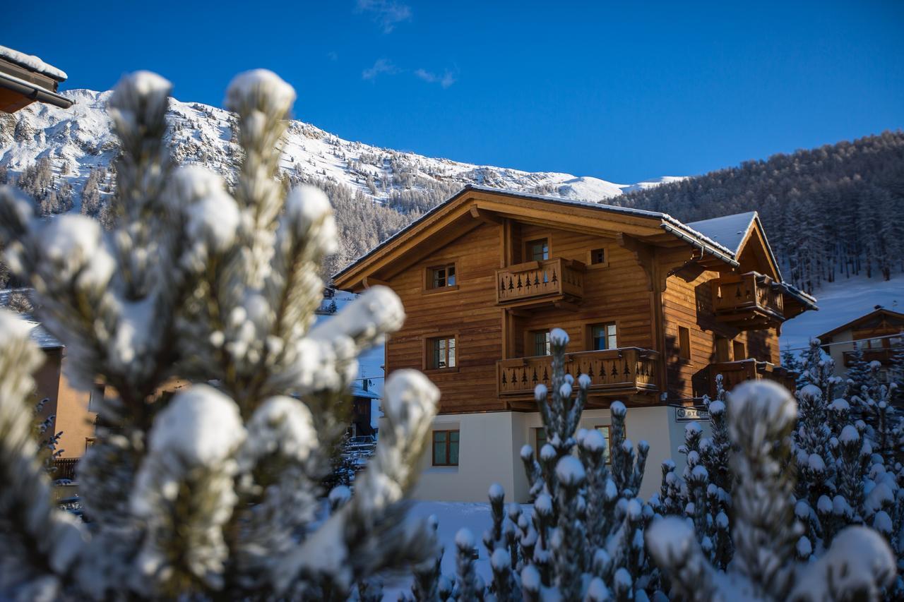 Les Fleurs Bleues Aparthotel Livigno Bagian luar foto